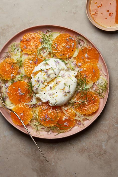 Trendy Food Photography, Burrata Plating, Salad Plating, Citrus Salad Recipes, Mandarin Salad, Sommer Mad, Burrata Salad, Citrus Salad, Maria Theresa