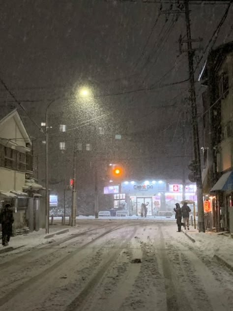 #kyoto #japan #snow #januaryinjapan Japan Winter Aesthetic, Snowy Japan, Tokyo Snow, Kyoto Winter, Snow In Japan, Tokyo Winter, Japan Countryside, Fictional Country, Chinese Places