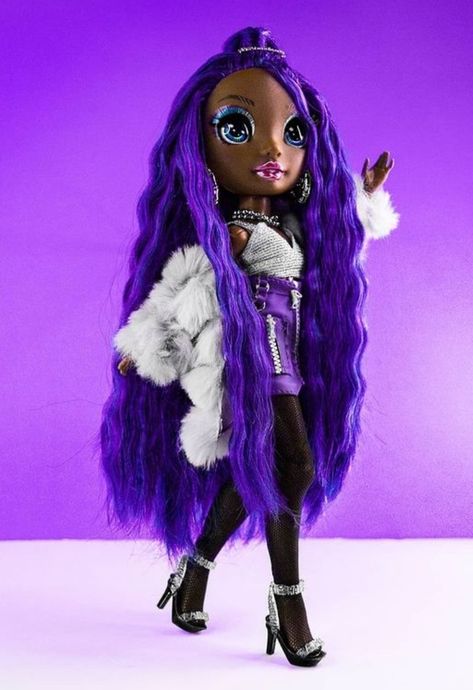 Krystal Bailey, Dc Superhero Girls Dolls, Black Bratz Doll, Bird Girl, Doll Scenes, My Little Pony Twilight, Fantasy Art Dolls, Rainbow Fashion, Girls Hairstyles Braids