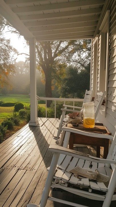 Southern Country Living Aesthetic, Sitting On Porch Aesthetic, Southern Culture Aesthetic, Country House Front Porch, Wealthy Southern Aesthetic, Old Country Home Aesthetic, Southern Vintage Aesthetic, Old Charm House, Old Country House Aesthetic