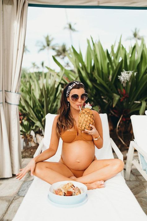 Babymoon Pictures, Babymoon Outfits, Maternity Beach Photos, Beach Babymoon, Maternity Shoot Beach, Four Seasons Maui, Maternity Beach, Maui Hawaii Vacation, Tropical Aesthetic