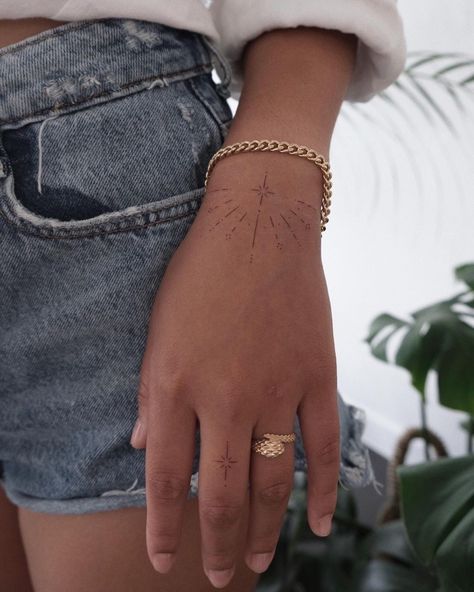 Wrist Hand Tattoo, Wrap Around Wrist Tattoos, Wrist Bracelet Tattoo, Sparkle Tattoo, Empowering Tattoos, Horoscope Tattoos, Hand And Finger Tattoos, Boho Tattoos, Small Pretty Tattoos