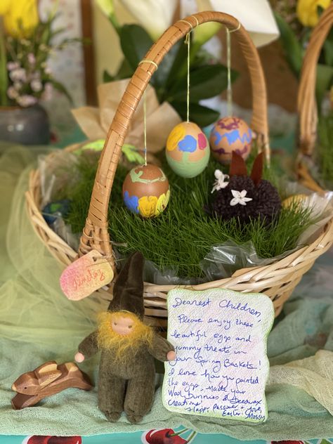 Waldorf Easter Basket, Waldorf Easter Crafts, Spring Equinox Crafts, Spring Altar, Waldorf Activities, Waldorf Spring, Craft Work For Kids, Waldorf Crafts, Nature Table