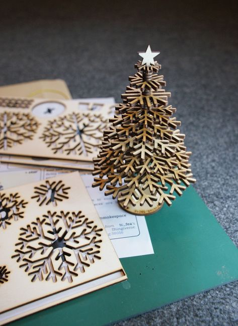 Instructions | Laser-cut, Mail-able Christmas Tree | Hackaday.io Lasercut Ideas, Lézervágott Fa, Wood Laser Ideas, Types Of Christmas Trees, Laser Cut Wood Crafts, Laser Engraved Ideas, Dyi Projects, Diy Templates, Wooden Christmas Trees