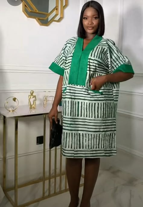 Beautiful short Agbada dress. Short Agbada Styles For Ladies, Short Agbada For Women, Latest Agbada Styles For Women, Short Bubu Gown Styles, Ankara Short Gowns Classy, Short Bubu Gown, Agbada Styles For Women, Short Gowns Classy, Ankara Short Gowns