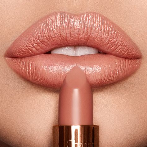 Best Peachy Pink Lipstick, Lip Model, Nude Pink Lipstick, Gloss Lips, Raspberry Lips, Peach Lipstick, Hot Pink Lips, Lipstick Kit, Hydrating Lipstick