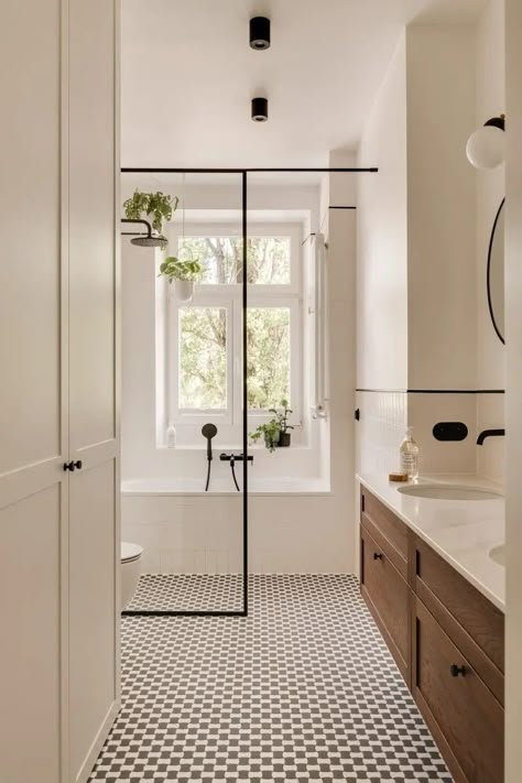 Bathroom Redesign, Casa Vintage, Upstairs Bathrooms, Bathroom Inspiration Decor, Bathroom Redo, Bathroom Layout, Bathroom Renos, Bathroom Inspo, Laundry In Bathroom