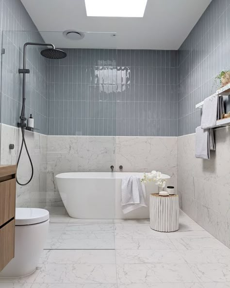 Bathroom Interior Design Modern Grey, Shower Tile Combinations, Shower Tile Design, Bathroom Tiles Combination, Fully Tiled Bathroom, Tile Combinations, Light Blue Bathroom, Blue Bathroom Tile, Grey Bathroom Tiles