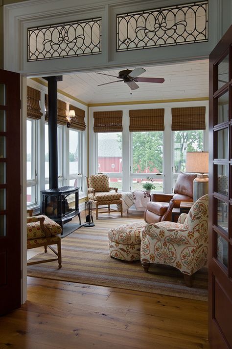 Do you dream of a space that lifts your spirits and rejuvenates you?  Then you'll enjoy this collection of pretty sunrooms! Farmhouse Sunroom, Four Seasons Room, Sunroom Decorating, Sun Rooms, Sunroom Designs, Sunroom Ideas, Casa Country, Lots Of Windows, Sun Porch