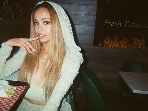 Vanessa Morgan (@vanessamorgan) | Instagram Vanessa Morgan Aesthetic, Vanessa Morgan Icons, Meet Me Halfway, Fem Faceclaims, Wattpad Characters, Childhood Crushes, The Plastics, Vanessa Morgan, Look Alikes