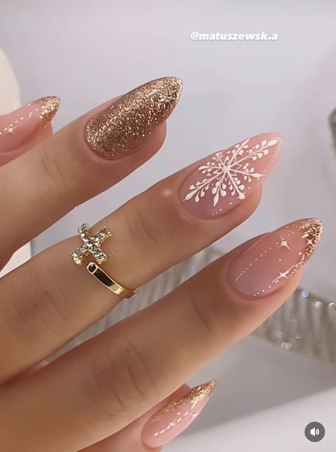 Christmas Gel Nails, Her Nails, New Year's Nails, Xmas Nails, Classy Nails, Fancy Nails, Chic Nails, Nail Arts, Nail Polishes