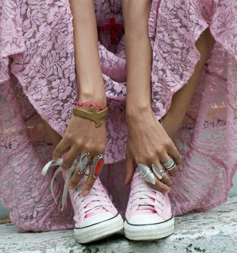 Pink Converse, Estilo Hippie, Pink Pink Pink, Bohol, I Love Pink, All Things Pink, Tickled Pink, Converse Sneakers, Miss Dior