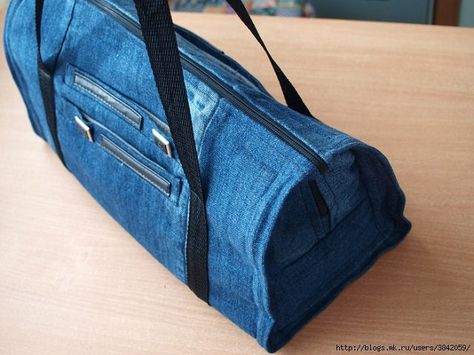 Crafts With Old Jeans, Denim Basket, Denim Wreaths, Artisanats Denim, Tas Denim, Jean Diy, Denim Rug, Diy Jeans, Denim Baby