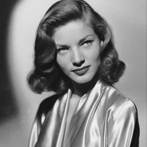 Lauren Bacall is listed (or ranked) 3 on the list 23 Famous Actresses of the 1940s Stars D'hollywood, 1950s Hairstyles, 50s Hairstyles, 1940s Hairstyles, Veronica Lake, Hollywood Vintage, Pin Curls, Lauren Bacall, Katharine Hepburn