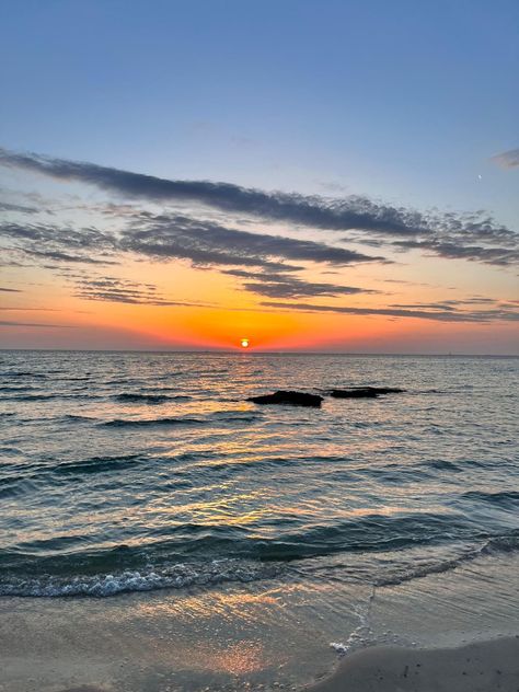 Un tramonto sul mare di Gallipoli in Puglia Puglia, Vision Board, Italy, Collage, Pins, Quick Saves