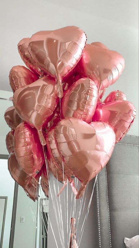 Birthday Aesthetic Wallpaper, Pink Birthday Party Aesthetic, Pink Birthday Aesthetic, Outfit Inspo Easy, Minimal Style Fashion, Birthday Goals, Bday Party Theme, Pink Birthday Party, Fashion Street Style