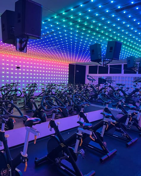 Cute Spin Class Outfits, Classpass Aesthetic, Spin Class Photography, Cycle Workout Aesthetic, Spin Class Workout Aesthetic, Spinning Astethic, Spin Class Vision Board, Fancy Gym Aesthetic, Lifetime Gym Aesthetic