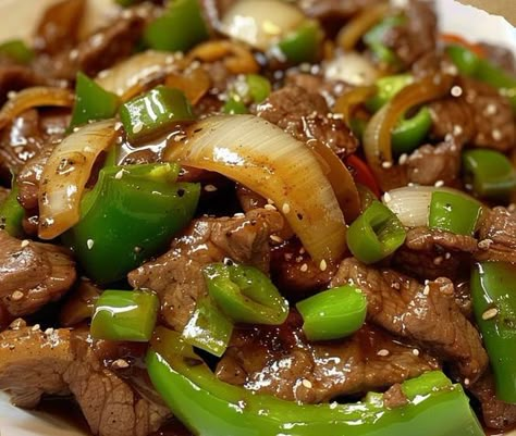 Chinese Onion Pepper Steak Recipe – Chloe foods Soft Biscuits, Peppered Steak, Black Pepper Beef, Pepper Beef, Homemade Stir Fry, Chinese Stir Fry, Rasa Malaysia, Black Bean Sauce, Baked Macaroni