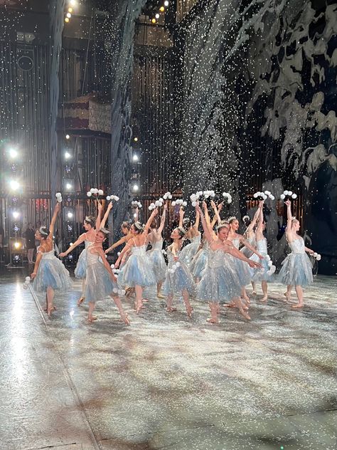 Amber Novella Skaggs, Nutcracker Aesthetic Ballet, Ballet Christmas Aesthetic, Nutcracker Ballet Aesthetic, Waltz Of The Snowflakes, Nutcracker Aesthetic, Ballet Show, Ballet Stage, Ballet Christmas