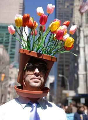 Yeah, I'm sure Tiny Tim didn't mean that when he sang "Tiptoe Through the Tulips," in that falsetto voice. Seriously, this is crazy. Funky Hat Day At School, Silly Hat Ideas, Crazy Hats Ideas, Spring Costume Ideas, Tulip Costume, Spring Hat Ideas, Easter Hat Parade Ideas, Crazy Hat Ideas, Easter Bonnet Parade