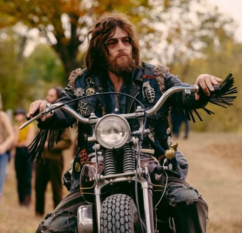 Norman Reedus in The Bikeriders (2023) The Bikeriders, Telluride Film Festival, Movie Makeup, Walking Dead Daryl, Biker Gang, Motorcycle Club, Jodie Comer, Blockbuster Movies, Man Down