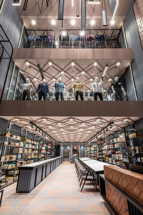 Ceiling Design Showroom Retail Stores, Fashion Store Ceiling Design, Clothing Showroom Interior Design Concept Stores, Cloth Showroom Interior Design Display, Garments Store Interior, Mens Store Interior Retail Design, Men Retail Store Design, Ceiling Shop Design, Luxury Retail Interior Design