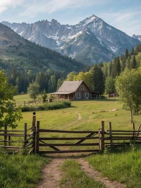 Cottage Backyard, Cottages By The Sea, Log Cabin Rustic, Farm Lifestyle, Dream Farm, Home On The Range, Craftsman Style House Plans, Pretty Landscapes, Alam Yang Indah