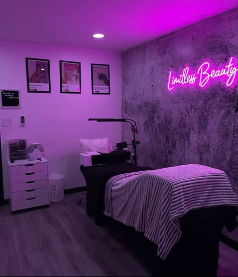 Beauty Shop Decor, Lash Room Ideas, Curved Sofas, Waxing Room, Eyelash Studio, Tech Room, Lash Room Decor, Beauty Room Salon, Room Plants