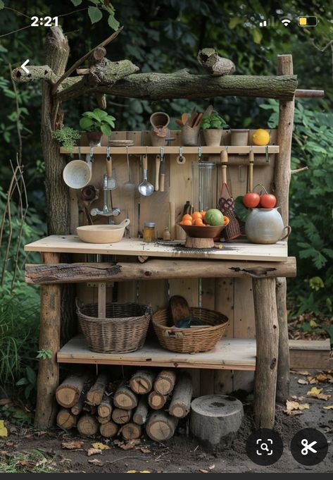 Garden Kids Ideas, Cute Mud Kitchen, Mud Kitchen Under Playset, Mud Kitchen Garden Area, Mud Art For Kids, Dirt Kitchen Kids, Kids Garden Projects, Diy Kitchen Inspiration, Outdoor Kitchen Kids Diy