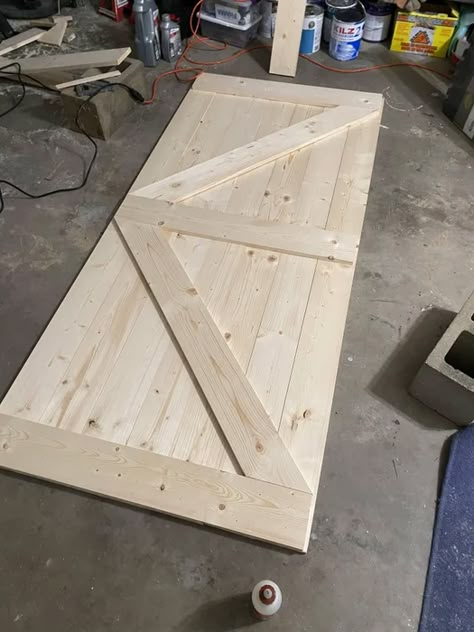 Barn Door Baby Gate, Diy Baby Gate, Making Barn Doors, Barn Door In House, Building A Barn Door, Custom Barn Doors, Best Kitchen Design, Diy Sliding Barn Door, Pine Doors