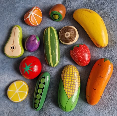 Rock Food, Diy Rock Art, Stone Art Painting, Painted Rocks Kids, Rock And Pebbles, Painted Rocks Diy, Mud Kitchen, Rock Painting Patterns, Paint Rock