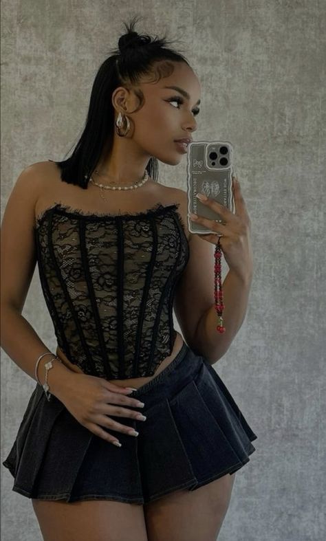 Pinterest Looks Outfit, Lace Outfits Aesthetic, Corset Outfit Baddie, Black Corset Outfit Black Women, Corset Outfits Black Women, Corset Ideas Outfit, Lace Outfits For Women, Cute Outfits Birthday, Lace Outfit Black Women