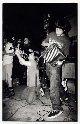 Neutral Milk Hotel (15 April 1998 @ Satyricon, Portland--photo by Jason McQuilliams) Neutral Milk Hotel Aesthetic, The Motels Band, Folk Band Aesthetic, Julian Koster, Neutral Milk Hotel Album Cover, Jeff Mangum, Folk Punk Music, Ruston Louisiana, American Authors Band