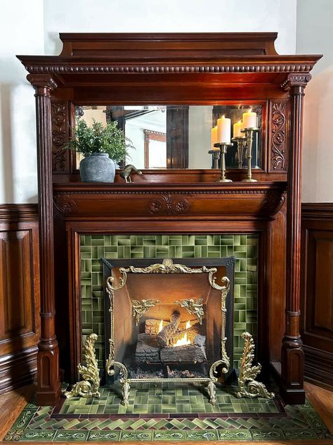 Historic Home Fireplace, Fireplace Ideas Old Style, Edwardian Fireplace Surround, Antique Fireplace Mantels Decor, Bedroom Fireplace Victorian, Victorian Mantlepiece, 1800s Fireplace, English Country Fireplace, Vintage Fireplace Mantle Decor