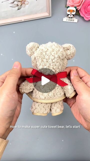 Folded Washcloth Animals, Bear Towel Folding, Teddy Bear Diy Easy How To Make, Washcloth Bear Tutorial, Face Cloth Teddy Bear, How To Make Animals Out Of Towels, Washcloth Teddy Bear Tutorial, Towel Bear Tutorial, How To Make Cute Things