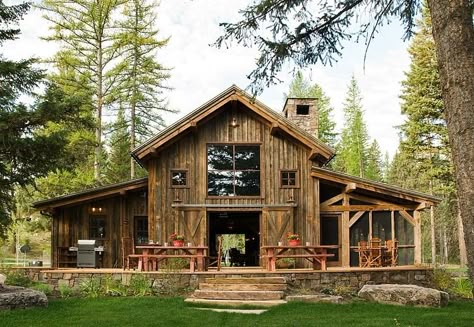 Rustic Retreat by RMT Architects // scaled down Barn House Design, Barn Living, Rustic Exterior, Pole Barn House Plans, Lots Of Windows, Rustic Retreat, Log Cabin Homes, Timber House, Barn Style House