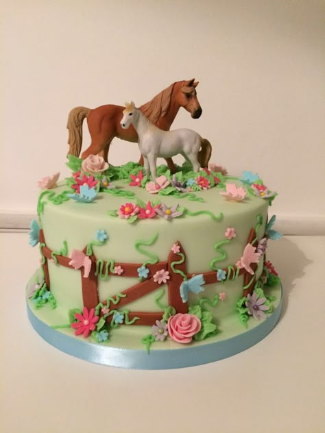 Cute Horse Cake, Country Chic Birthday Cake, Girls Horse Birthday Cake, Spirit Horse Birthday Cake, Cake With Horses Birthday, Horse Cakes Birthday Girl, Horse Cakes Ideas, Birthday Cake Horse Theme, Horse Bday Cake