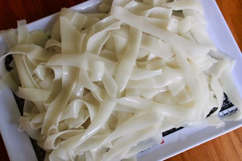 Beef Chow Fun, Noodles From Scratch, Flat Rice Noodles, Chow Fun, Making Rice, Rice Noodle Recipes, Making Pancakes, Grocery Market, The Noodle