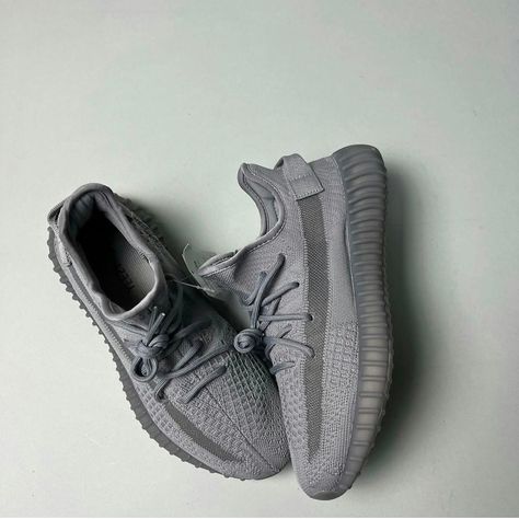 Adidas Yeezy Boost 350 V2 'Steel Grey' 🌪️ Buy Now Pay Later with Afterpay / ZipPay / Klarna & more 🛒 #sneakermode #sneakers #yeezy #yeezy350 #yeezy350v2 #steelgrey Grey Yeezy, Sneakers Yeezy, Sply 350, 350 Boost, Yeezy Boost 350 V2, Yeezy 350, Junior Year, Grey Outfit, Yeezy Shoes