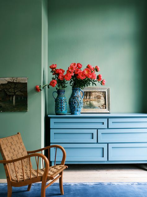 Breakfast Room Green and Stone Blue Breakfast Room Green, Farrow Bal, Headboard Shapes, Paint Trends, Trending Paint Colors, Farrow And Ball Paint, Green Room, Home Decor Color, Dining Nook