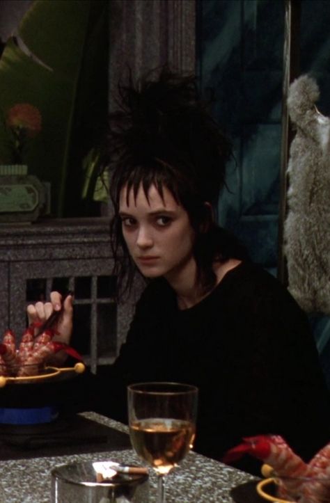 Winona Ryder Beetlejuice, Beetlejuice Winona, Lydia Beetlejuice, Beetlejuice Movie, Tim Burton Art, Lydia Deetz, Tim Burton Films, Tim Burton Movie, Edward Scissorhands