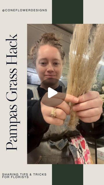 Courtney | Texas Florist on Instagram: "Have pampas grass pieces not connected to the main stem? Don’t throw them away! Wire or tape the pieces to a stake or even a cut rose stem. It creates the perfect piece of pampas grass to add into any arrangement! When we prep our pampas grass for bouquets, we NEVER throw away the pieces we pull off the main stem. They go in our prep bucket and are used for all kinds of things! 🌿 boutonnières 🌿 flower crowns 🌿 corsages 🌿 centerpieces 🌿 arches and so much more! Don’t throw away those pieces y’all! ESPECIALLY dried florals!" Pampa Grass Bouquet, Pampas Flower Arrangement, Pampas Grass Centerpieces, Pampas Grass Bouquet, Dried Florals, Rose Stem, Flower Crowns, Pampas Grass, Pull Off