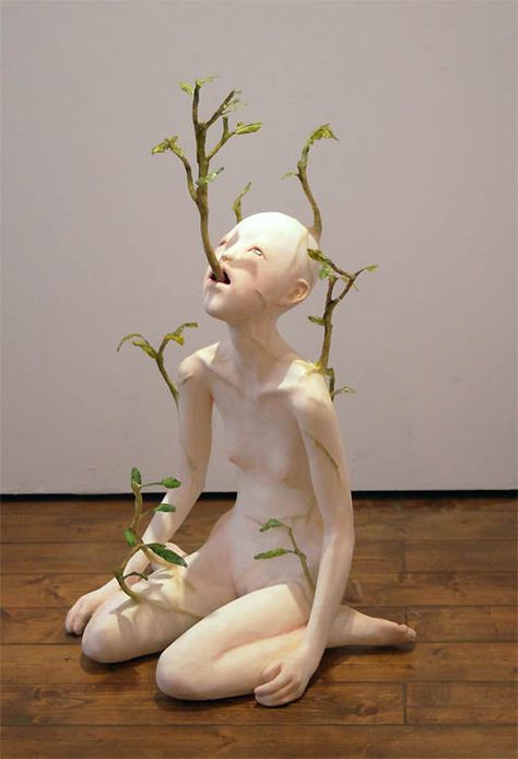 Ishibashi Yui’s Sculptures Visualize Tension Between Humans and Nature | Hi-Fructose Magazine Illusion Kunst, Sculptures Céramiques, Foto Poses, Poses References, Art Et Illustration, Ap Art, Art Clay, Sculpture Installation, 영감을 주는 캐릭터