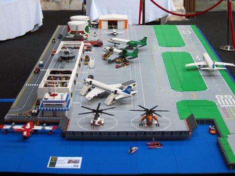 https://flic.kr/p/o88RVU | Brick Port | Warren Elsmore's latest creation is this airport called Brick Port. Small Airport Design, Diy Airport, Lego City Airport, Lego Airport, Lego Fire, Lego Furniture, Lego City Sets, Lego Building Instructions, Lego Army