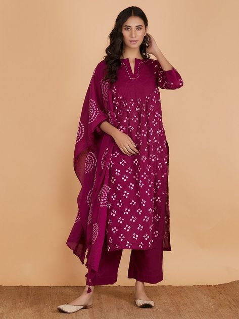 Buy Burgundy Bandhani Cotton Dupatta online at Theloom Bandhani Dress Design, Bandhani Dress Pattern, Fashion Photoshoot Ideas, Cotton Suit Designs, Cotton Dresses Online, डिजाइनर कपड़े, Indian Kurti Designs, Stylish Kurtis Design, Bandhani Dress