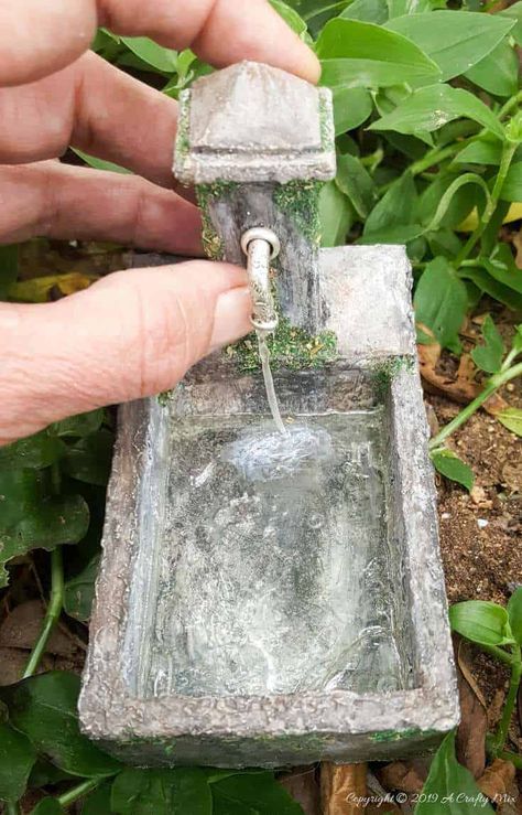 fairy garden water feature Waterfall Terrarium, Fairy Ladder, Huge Waterfall, Doll House Diy Furniture, Miniature Garden Design, Diy Miniature Garden, Fairy Fountain, House Magic, Diy Water Feature