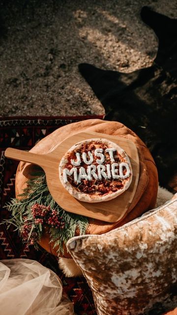 Flora Gibson on Instagram: "My last wedding of the year with Sheri and Nick. From the lady bugs surrounding Sheri in the forest to the pizza and cannoli picnic and Etta James on the beach it was so uniquely magical and them. Thanks so much for letting me be a part of it. #pointreyeswedding #sweitzerfarmwedding #mendocinowedding #mendocinoelopement #mendocinoelopementphotographer #pointreyesphotographer #marinwedding #bigsurelopement #bigsurphotographer #rfpotd #wildelopements" Pizza Catered Wedding, Wedding Pizza Oven, Pizza After Wedding, Brick Oven Pizza Wedding, Italian Wedding Dinner Ideas, Woodfire Pizza Wedding, Wedding With Pizza, Wood Fire Pizza Wedding, Pizza Display For Wedding