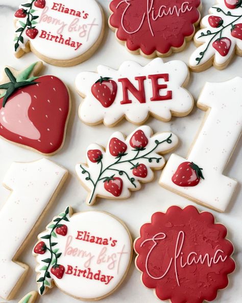 Berry First Birthday Cookies Decorated, Berry 1st Birthday Cookies, Berry First Birthday Desserts, Strawberry Birthday Cookies, Strawberry Decorated Cookies, Strawberry Theme Cookies, Berry First Birthday Cookies, Berry First Birthday Party Food, Baby Birthday Cookies