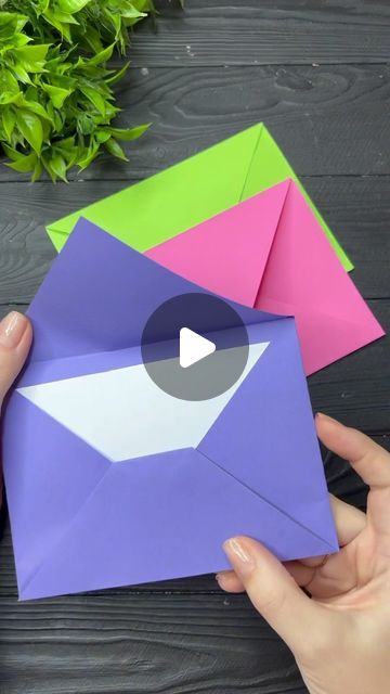 Diy Envelope Tutorial, Aesthetic Sounds, Kids Craft Gifts, Envelope Tutorial, Paper Folding Crafts, Origami Envelope, Origami Patterns, Cute Envelopes, Instruções Origami