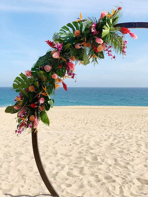 Beach Wedding - Outdoor Table Setting Ideas - Be Brave and Bloom Havana Nights Decor, Cabo Beach Wedding, Seychelles Wedding, Outdoor Table Setting, Cabo Beach, Flower Table Runner, Beach Wedding Arch, Diy Wedding Arch, Florence Wedding